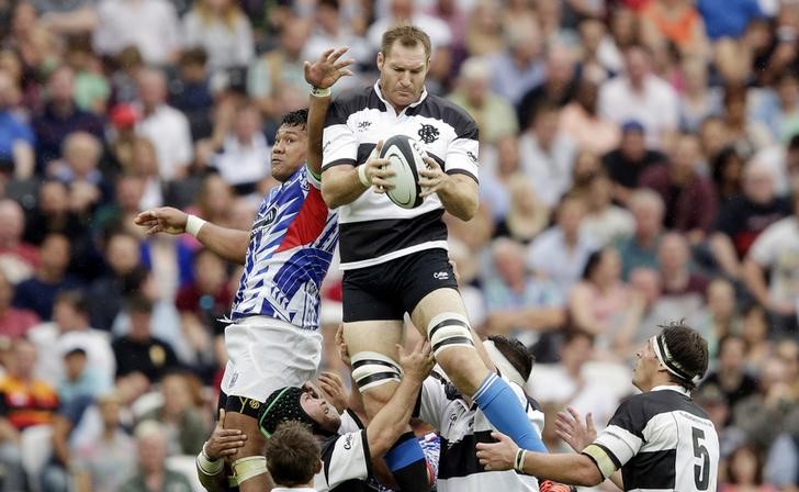 © Reuters. FILE PHOTO - Barbarians v Samoa