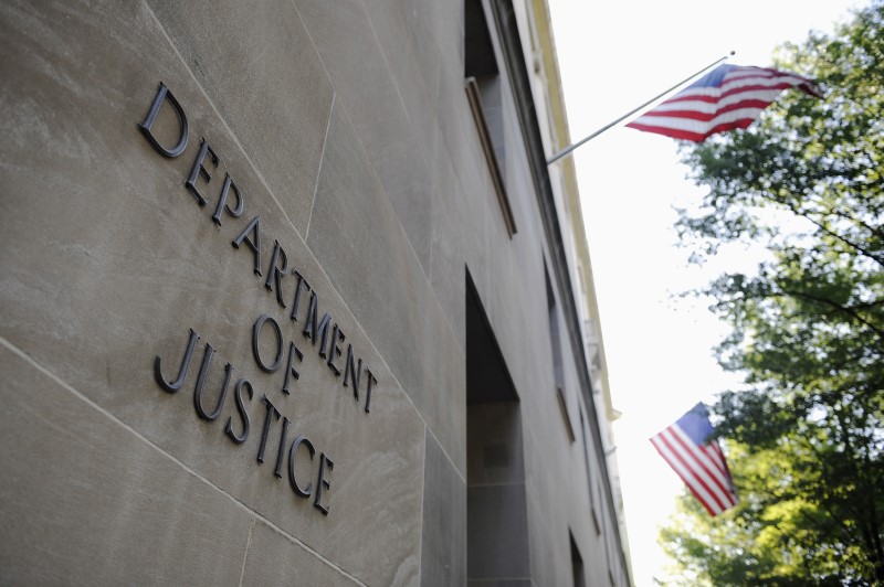 © Reuters. The exterior of the U.S. Department of Justice headquarters building in Washington