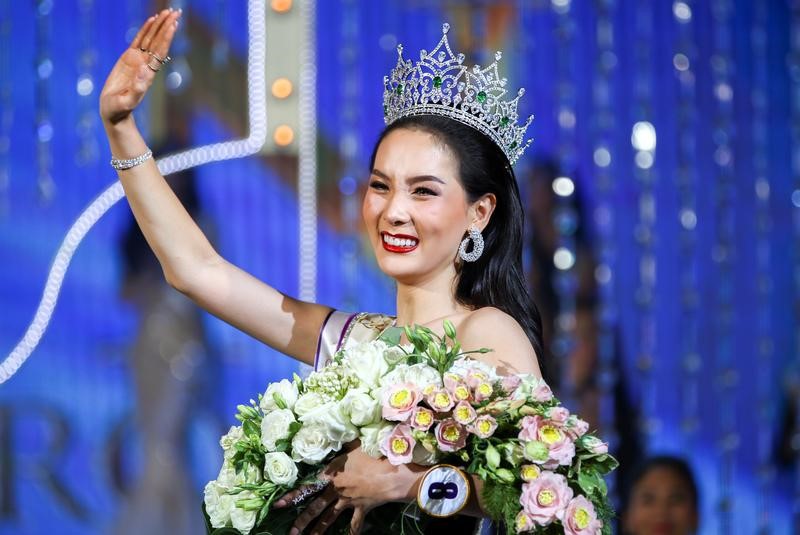 © Reuters. تايلاندية تفوز بلقب ملكة جمال العالم للمتحولين جنسيا