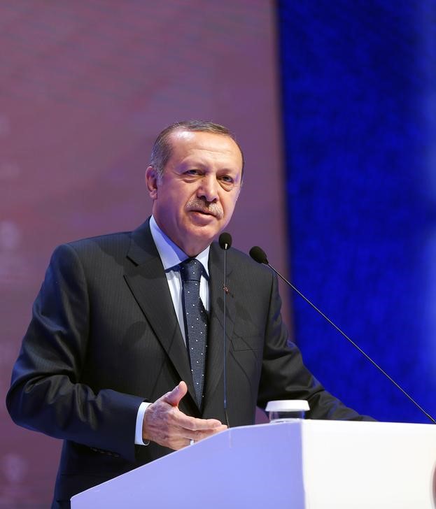 © Reuters. الرئيس التركي إردوغان يدعو المنظمات الدولية إلى فرض عقوبات على هولندا