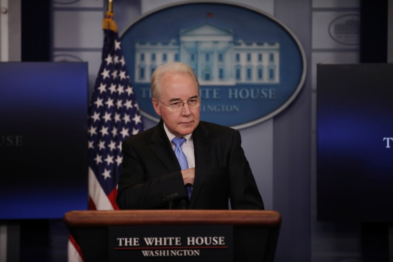 © Reuters. U.S. HHS Secretary Price addresses White House briefing in Washington