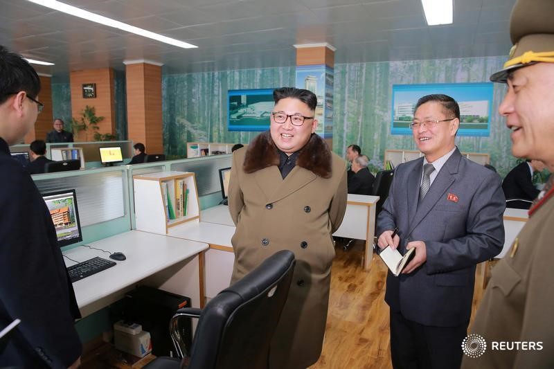 © Reuters. North Korean leader Kim Jong Un visits Baekdu Mountain Architecture Research Institute