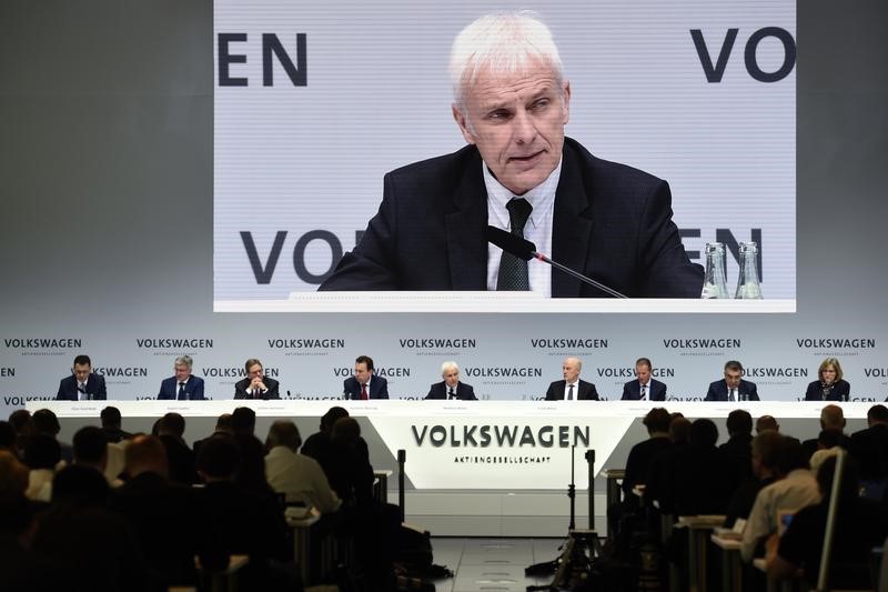 © Reuters. German carmaker Volkswagen CEO Mueller addresses the company's annual news conference in Wolfsburg