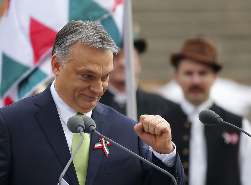 © Reuters. Hungarian Prime Minister Orban gestures during Hungary's National Day celebrations in Budapest