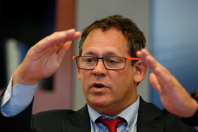 © Reuters. Rick Rieder, BlackRock's Global Chief Investment Officer, speaks during the Reuters Global Investment Outlook Summit in New York