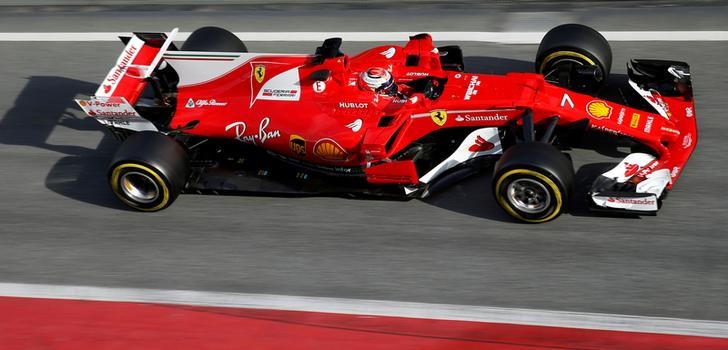 © Reuters. FILE PHOTO: Formula One - F1 - Test session