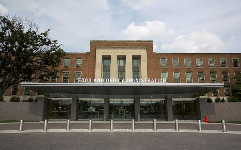 © Reuters. FILE PHOTO - A view shows the U.S. Food and Drug Administration headquarters in Silver Spring