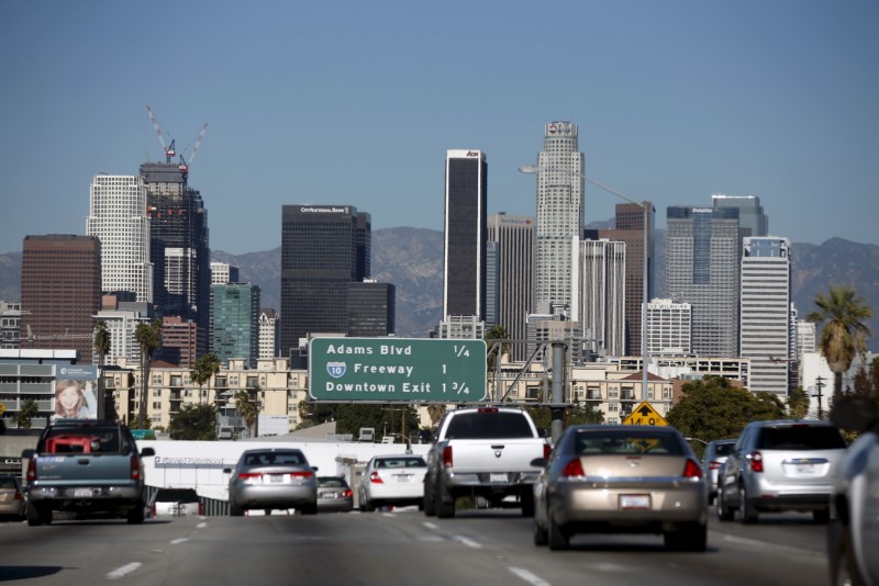 © Reuters. California seguirá con planes de tener coches más limpios pese a Trump