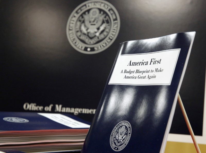 © Reuters. U.S. President Donald Trump's overview of the budget priorities for Fiscal Year 2018 are displayed at the U.S. Government Publishing Office on its release in Washington