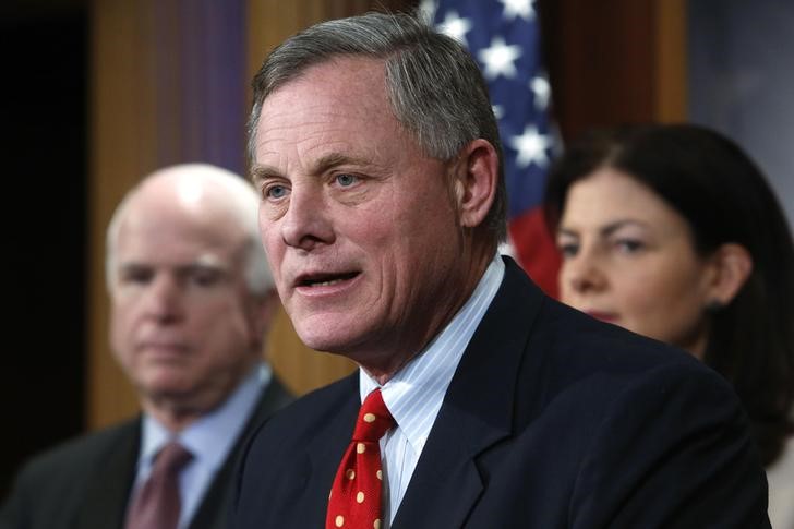 © Reuters. Senador republicano Richard Burr (em destaque)