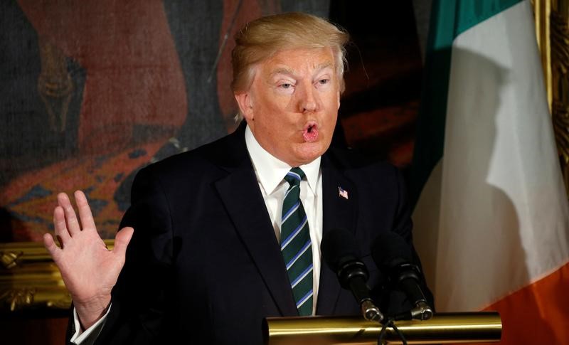 © Reuters. Trump speaks at annual Friends of Ireland St Patrick’s Day lunch in Washington