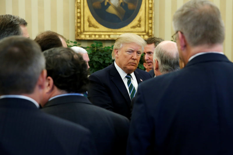 © Reuters. Trump meets with members of the Republican Study Committee at the White House in Washington