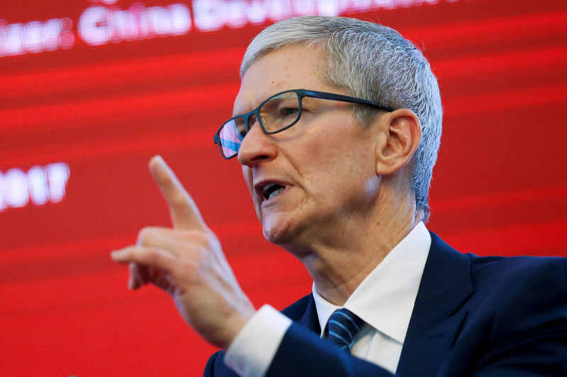 © Reuters. Apple CEO Tim Cook attends the China Development Forum in Beijing