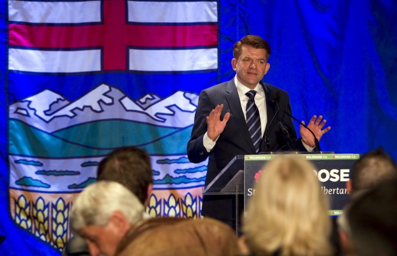 © Reuters. Wildrose party leader Brian Jean speaks to supporters after being declared leader of the opposition in the Alberta election in Fort McMurray