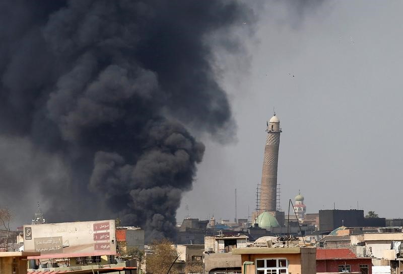 © Reuters. LA REPRISE DE LA GRANDE MOSQUÉE DE MOSSOUL SERAIT IMMINENTE