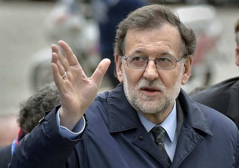 © Reuters. Rajoy pide a la oposición "responsabilidad" para poder agotar la legislatura