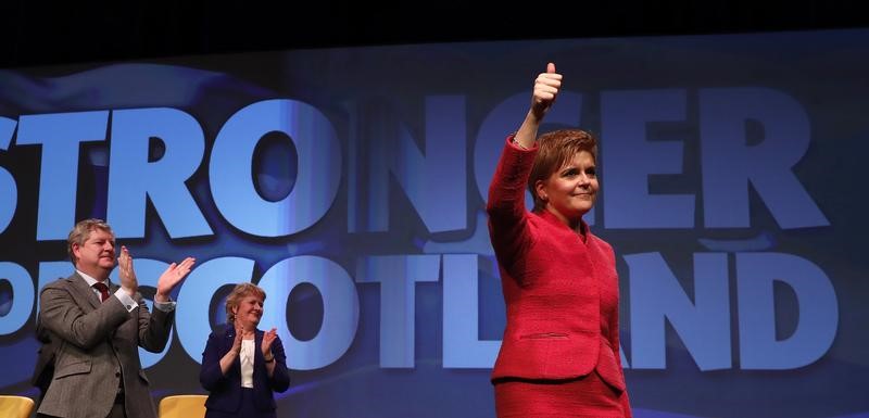 © Reuters. La líder escocesa baja el tono sobre el calendario de un eventual nuevo referendum