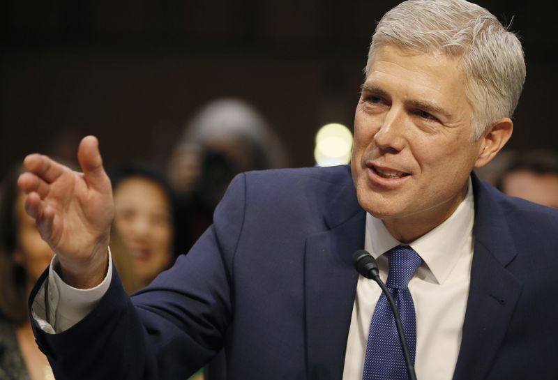 © Reuters. Supreme Court nominee judge Gorsuch testifies at his Senate Judiciary Committee confirmation hearing in Washington