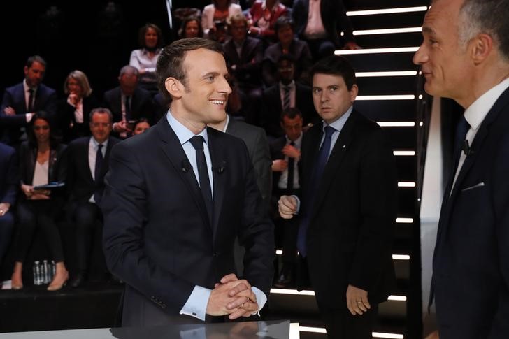 © Reuters. MACRON JUGÉ LE PLUS CONVAINCANT DU PREMIER DÉBAT TV