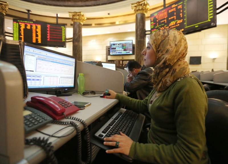 © Reuters. أسواق الأسهم الخليجية ترتفع في تعاملات هادئة ومصر تتراجع