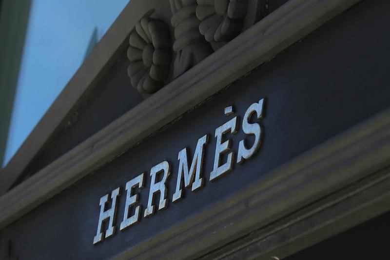 © Reuters. The front of the Hermes store is seen along Madison Avenue in New York