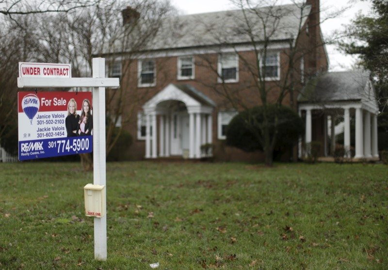 © Reuters. Home for sale under contract is seen in Silver Spring, Maryland