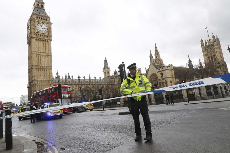 © Reuters. Police tapes off Parliament Square after reports of loud bangs, in London