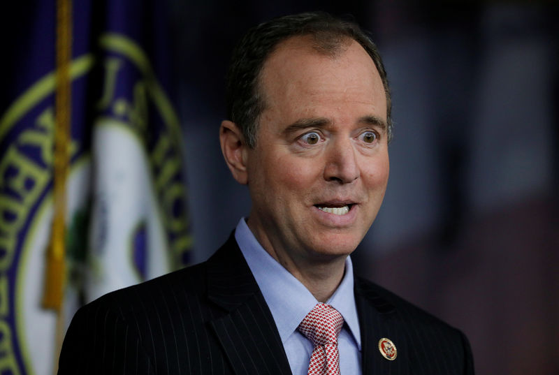 © Reuters. House Intelligence Committee ranking Democrat Schiff reacts to statements by Committee Chairman Nunes about surveillance of President Trump and his staff during news conference at the U.S. Capitol in Washington