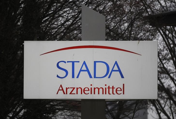 © Reuters. Logo of the pharmaceutical company Stada Arzneimittel AG is pictured at its headquarters in Bad Vilbel