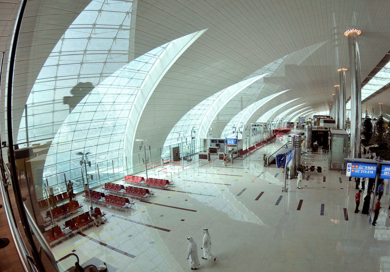 © Reuters. FILE PHOTO: General view of departure gates and duty free area at the Emirates' terminal in Dubai International Airport