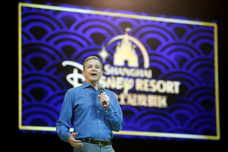 © Reuters. Disney's CEO Bob Iger holds a news conference at Shanghai Disney Resort as part of the three-day Grand Opening events in Shanghai