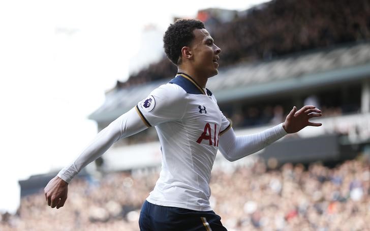 © Reuters. Tottenham's Dele Alli celebrates scoring their second goal