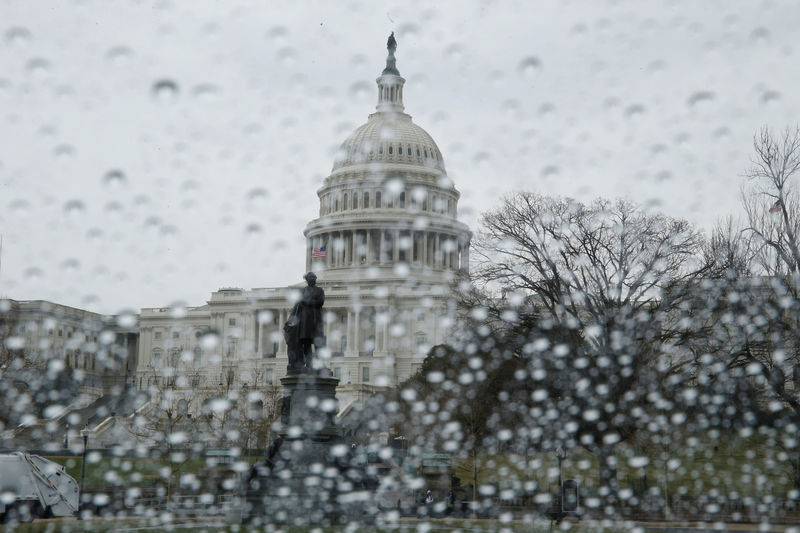 © Reuters. The U.S. Capitol building is seen before U.S. House of Representatives planned vote on the AHCA healthcare bill on Capitol Hill in Washington