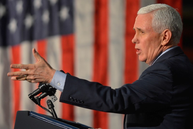 © Reuters. US Vice President Mike Pence speaks about the American Health Care Act during a visit to the Harshaw-Trane Parts and Distribution Center in Louisville