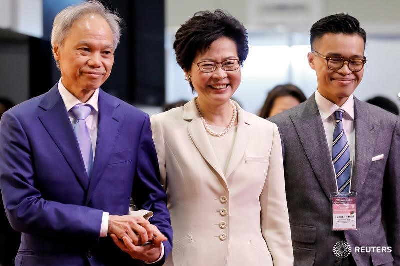 © Reuters. Hong Kong elige nueva líder apoyada por Beijing en medio de tensión política
