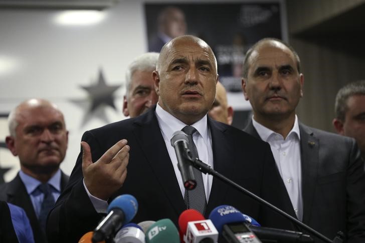 © Reuters. Former Bulgarian prime minister and  leader of centre-right GERB party Boiko Borisov speaks during a news conference at the party's headquarters in Sofia