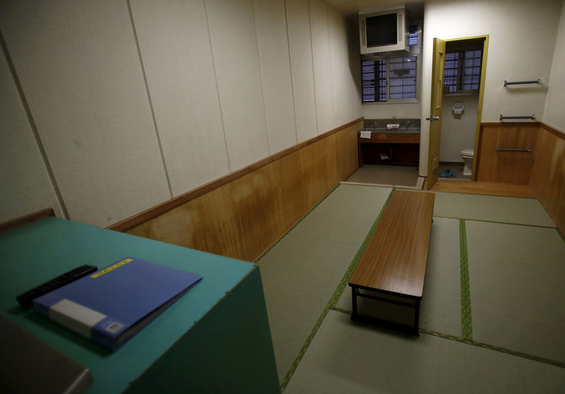 © Reuters. FILE PHOTO: An inside view of a shared cell is seen at the East Japan Immigration Center in Ushiku