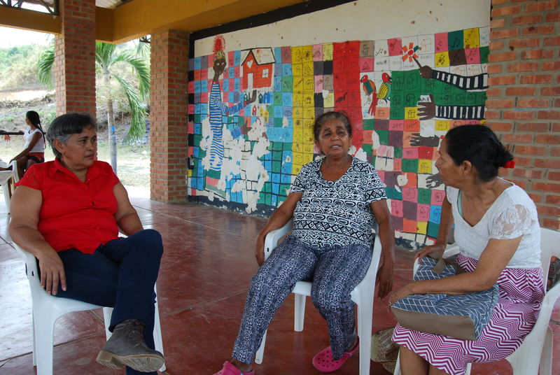 © Reuters. La Ciudad de las Mujeres colombiana reconstruye hogares y esperanzas