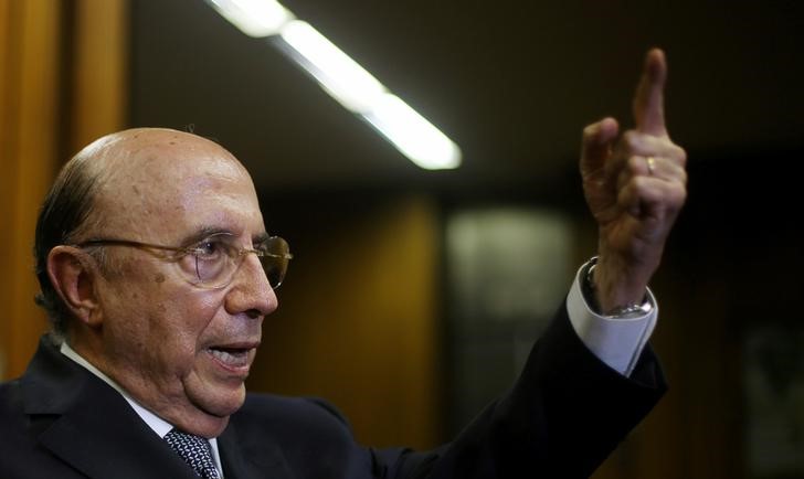 © Reuters. Meirelles concede entrevista à Reuters em Brasília