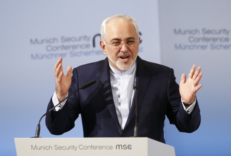 © Reuters. Iranian Foreign Minister Mohammad Javad Zarif delivers his speech during the 53rd Munich Security Conference in Munich