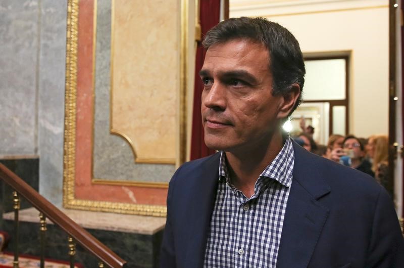 © Reuters. El Tribunal de Cuentas pide que Pedro Sánchez cierre su crowdfunding