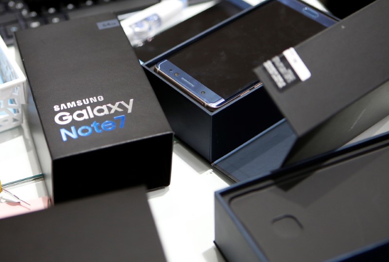 © Reuters. Exchanged Samsung Electronics' Galaxy Note 7 is seen at company's headquarters in Seoul