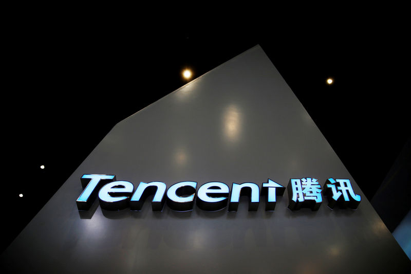 © Reuters. FILE PHOTO: A sign of Tencent is seen during the third annual World Internet Conference in Wuzhen town of Jiaxing