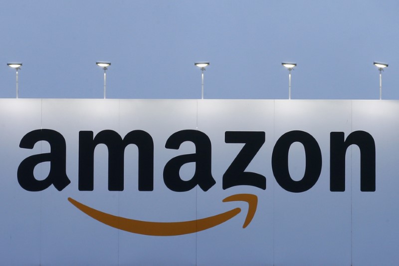 © Reuters. The logo of Amazon is seen at the company logistics center in Lauwin-Planque, northern France