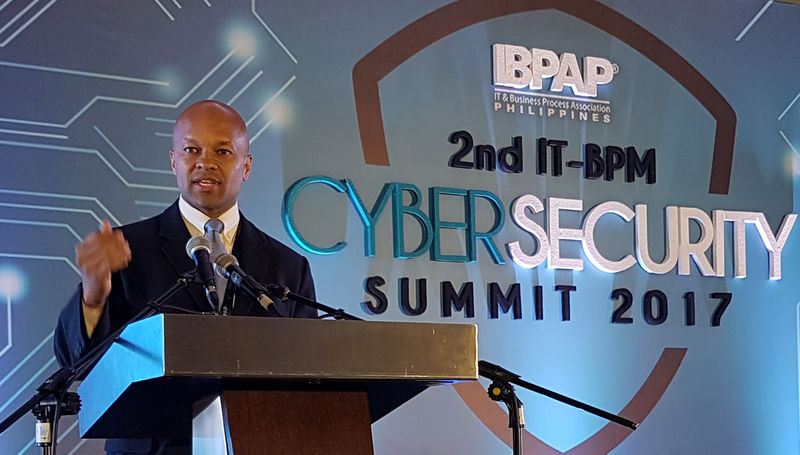 © Reuters. Lamont Siller, the legal attache at the U.S. embassy in the Philippines speaks during a cyber security forum in Manila