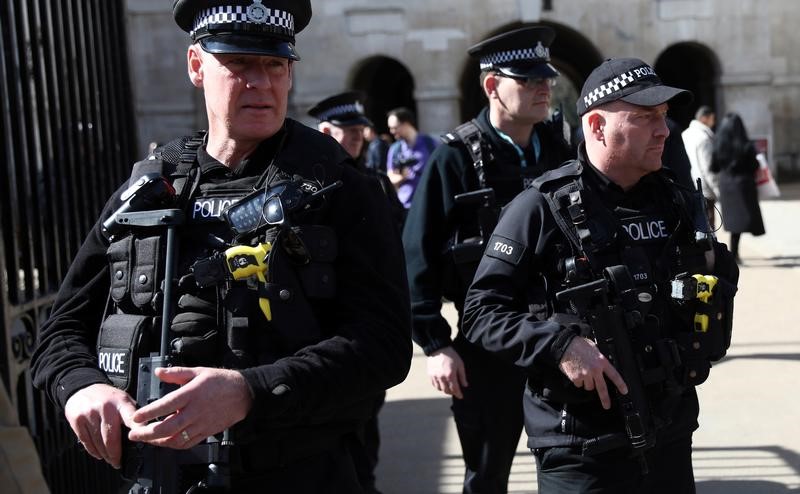 © Reuters. شرطة بريطانيا تعتقل شخصين بشأن "أعمال إرهابية" لا صلة لها بهجوم وستمنستر