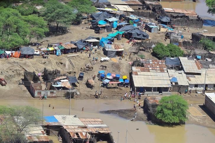 © Reuters. عالم آثار: الفيضانات في بيرو قد تدمر آثار البلاد
