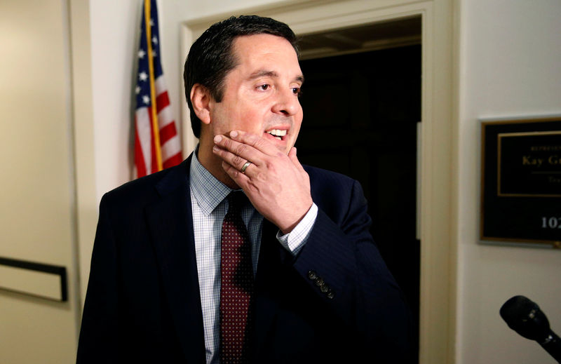 © Reuters. Chairman of the House Intelligence Committee Deven Nunes speaks to reporters on Capitol Hill in Washington