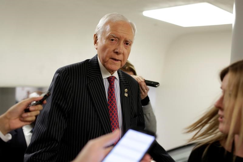 © Reuters. Senator Orrin Hatch (R-UT) speaks to reporters on Capitol Hill in Washington.