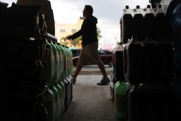 © Reuters. El sector de bebidas azucaradas insta a Cataluña a aplazar un nuevo impuesto